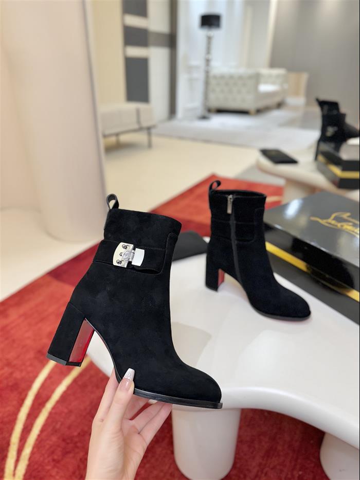 2025112818913801 390